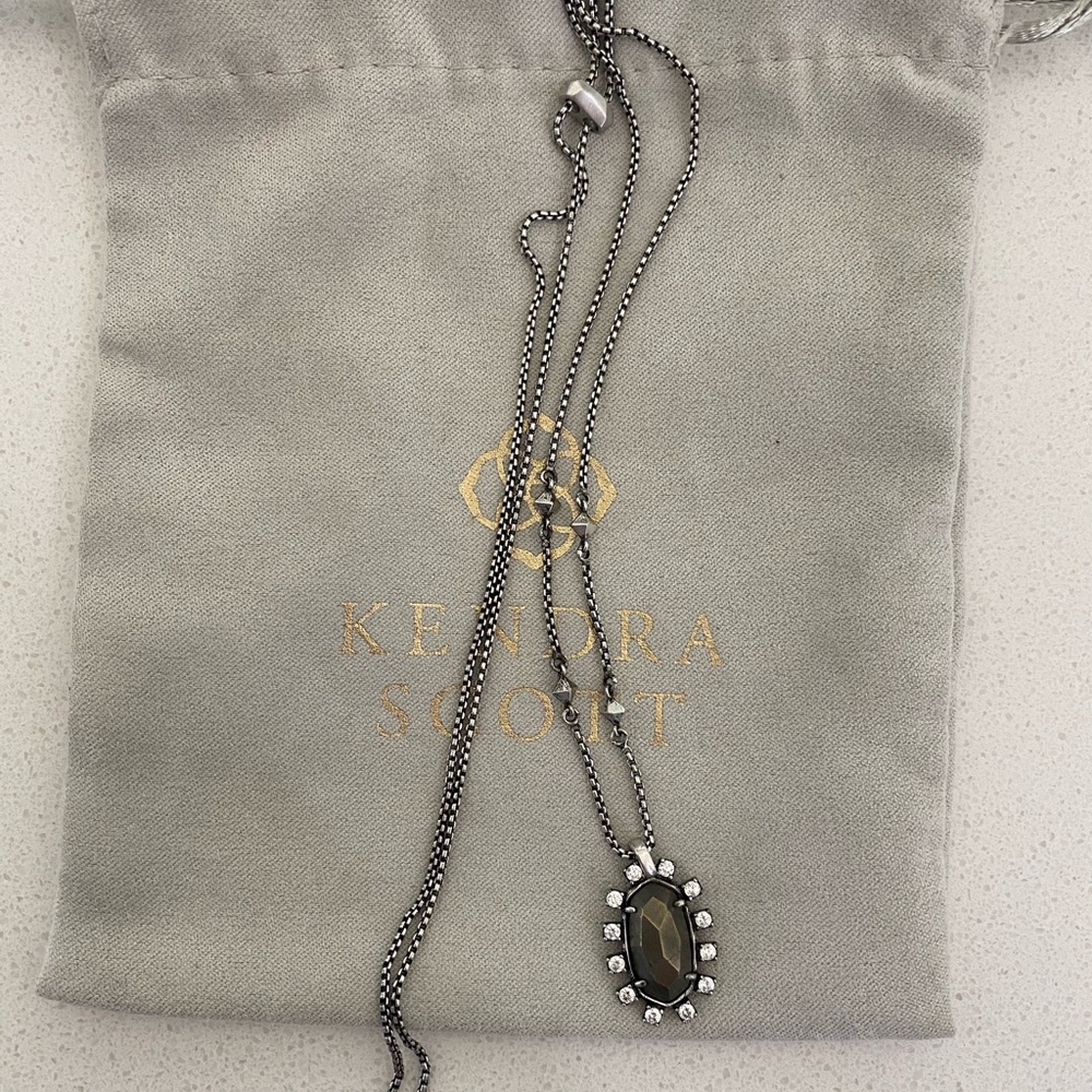 Kendra Scott necklace